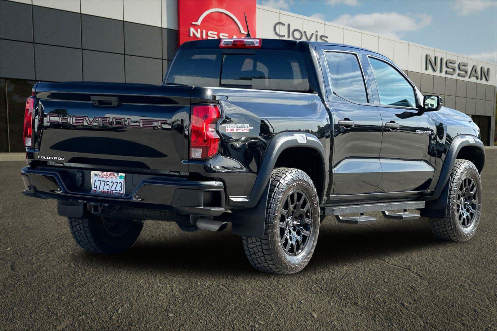 Used 2024 Chevrolet Colorado Trail Boss w/ Advanced Trailering Package AWD/4WD image 2