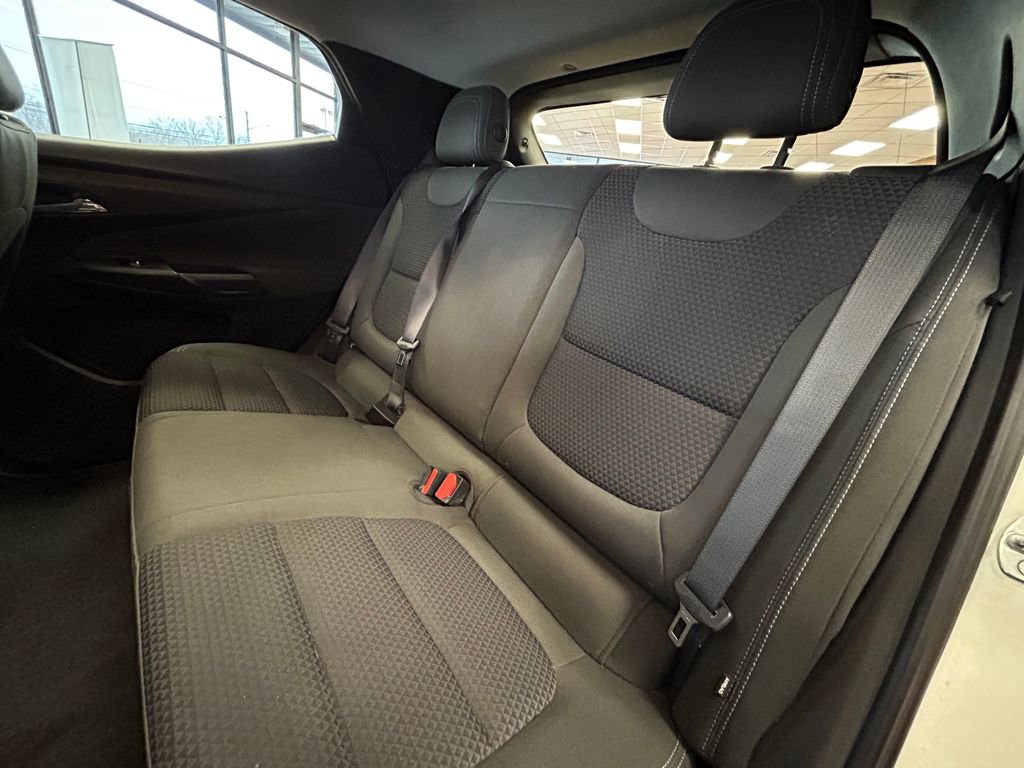 Used 2022 Chevrolet Bolt EUV LT w/ Comfort Package image 15