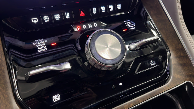 Used 2023 Jeep Grand Wagoneer L 4WD image 19