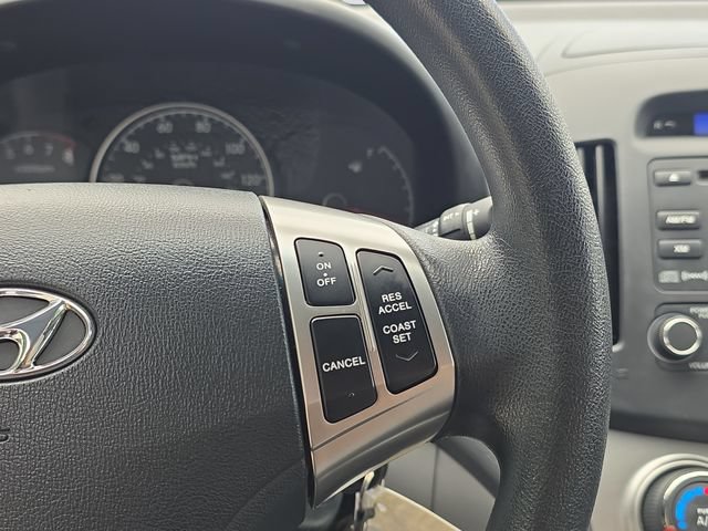 Used 2010 Hyundai Elantra GLS FWD image 19