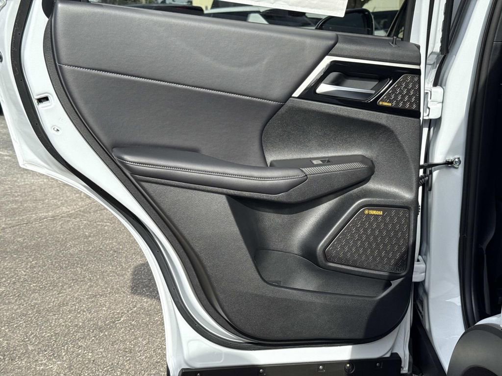 New 2026 Mitsubishi Outlander SE image 11