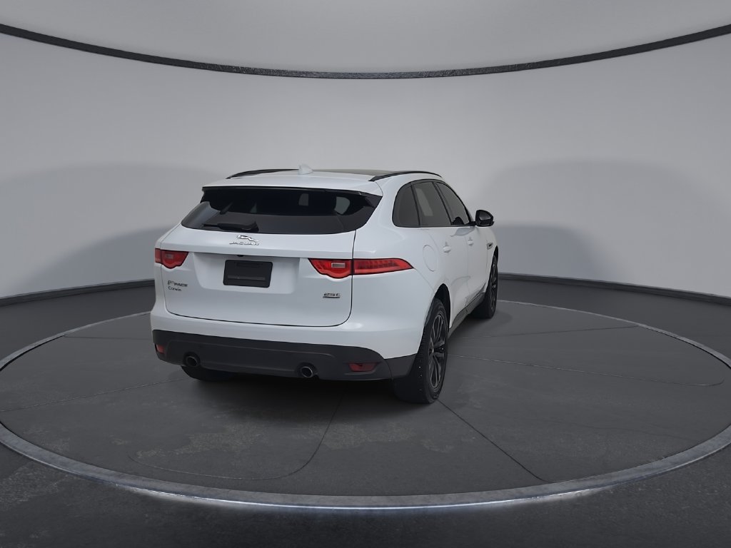 Used 2018 Jaguar F-PACE Premium AWD/4WD image 14