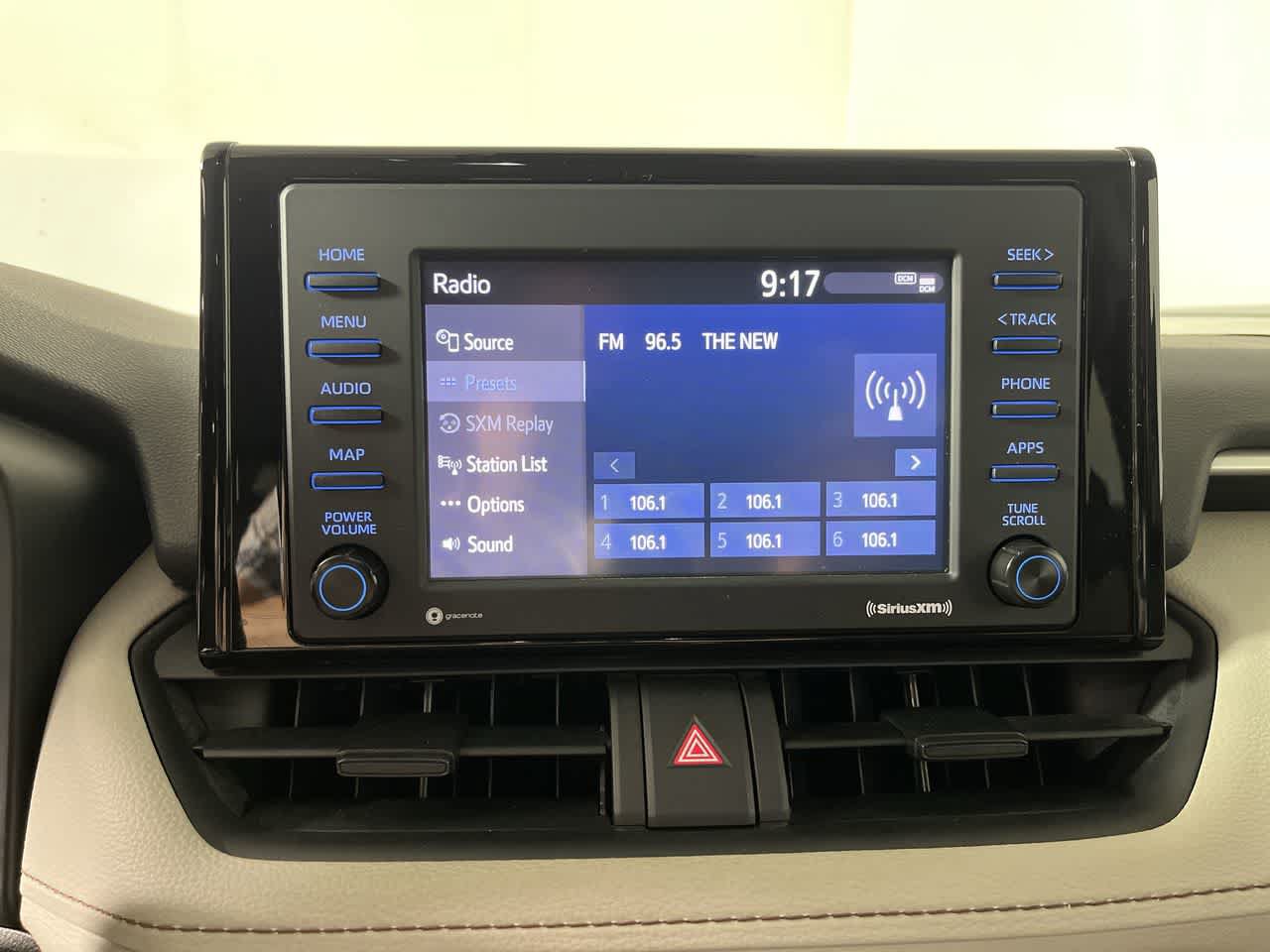 Used 2022 Toyota RAV4 XLE AWD/4WD image 18