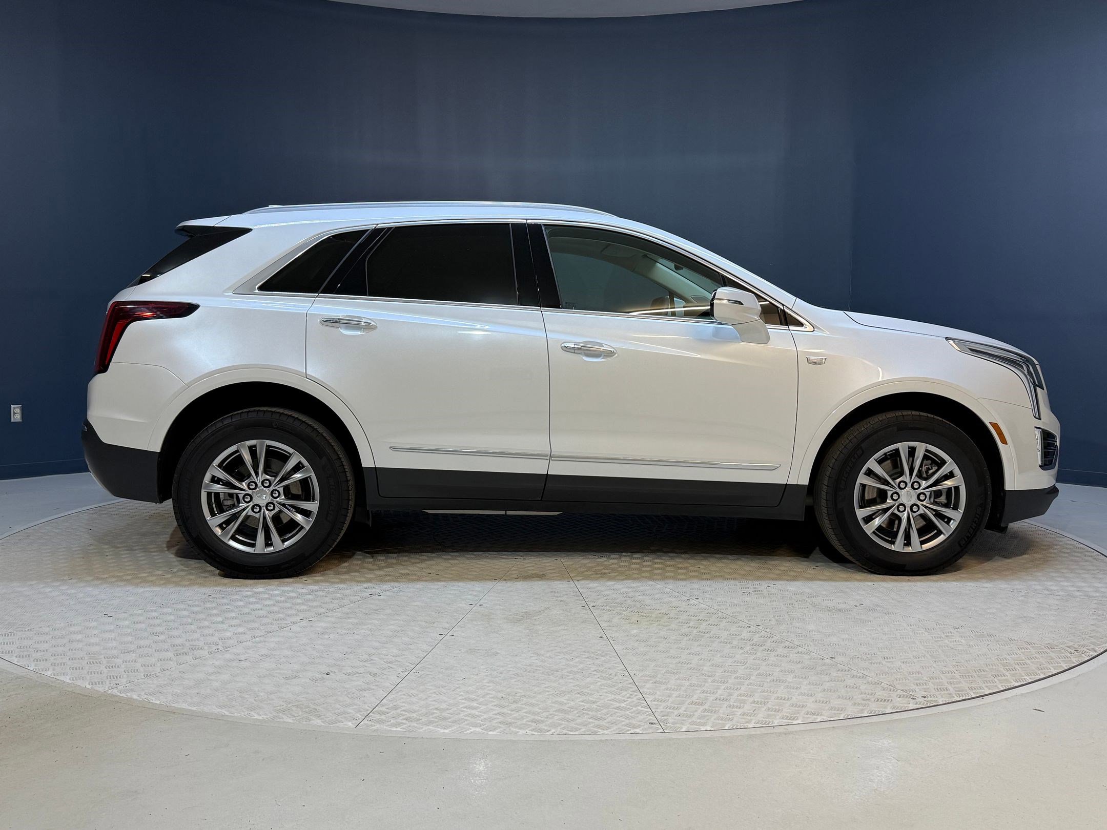 Certified 2023 Cadillac XT5 Premium Luxury image 8