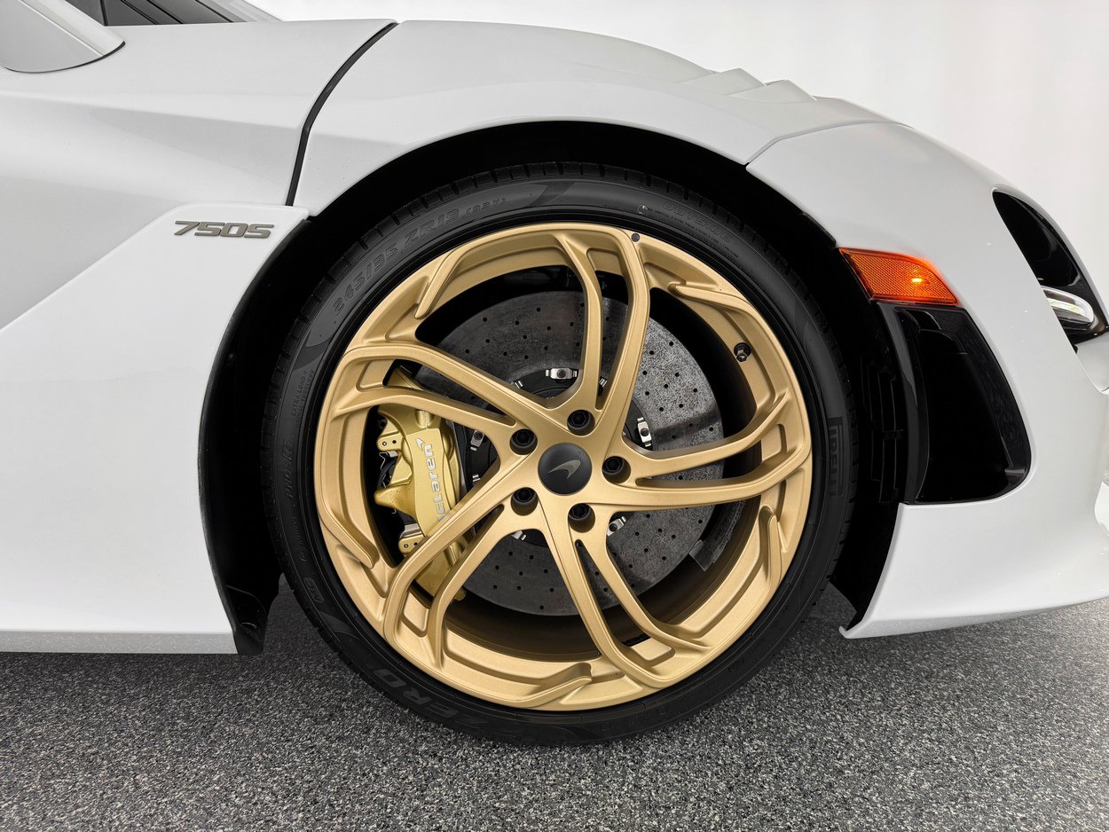 Used 2026 McLaren 750S RWD image 33