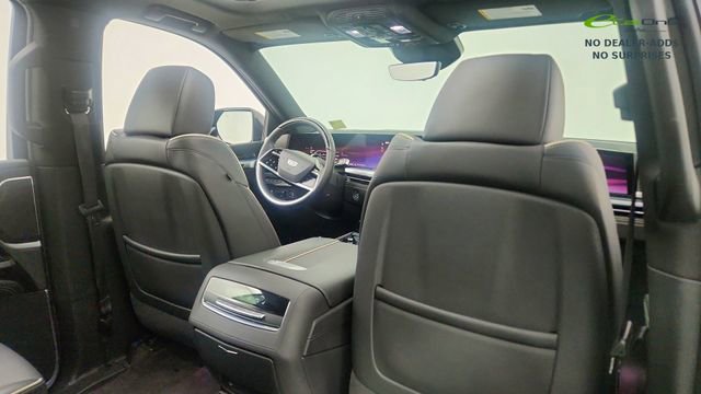 Used 2025 Cadillac Escalade Sport w/ Touring Package AWD/4WD image 28