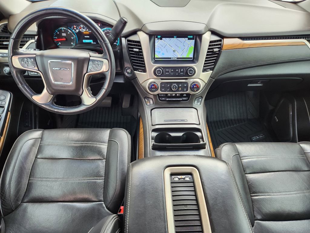 Used 2020 GMC Yukon XL Denali w/ Denali Premium Package image 11