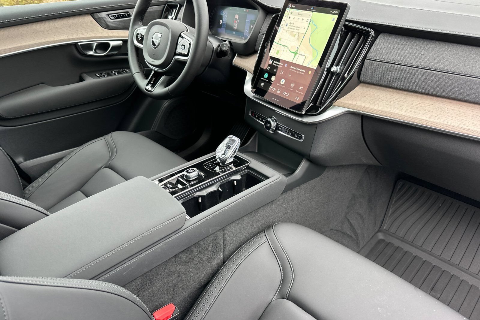 New 2026 Volvo XC90 T8 Plus w/ Protection Package AWD/4WD image 15