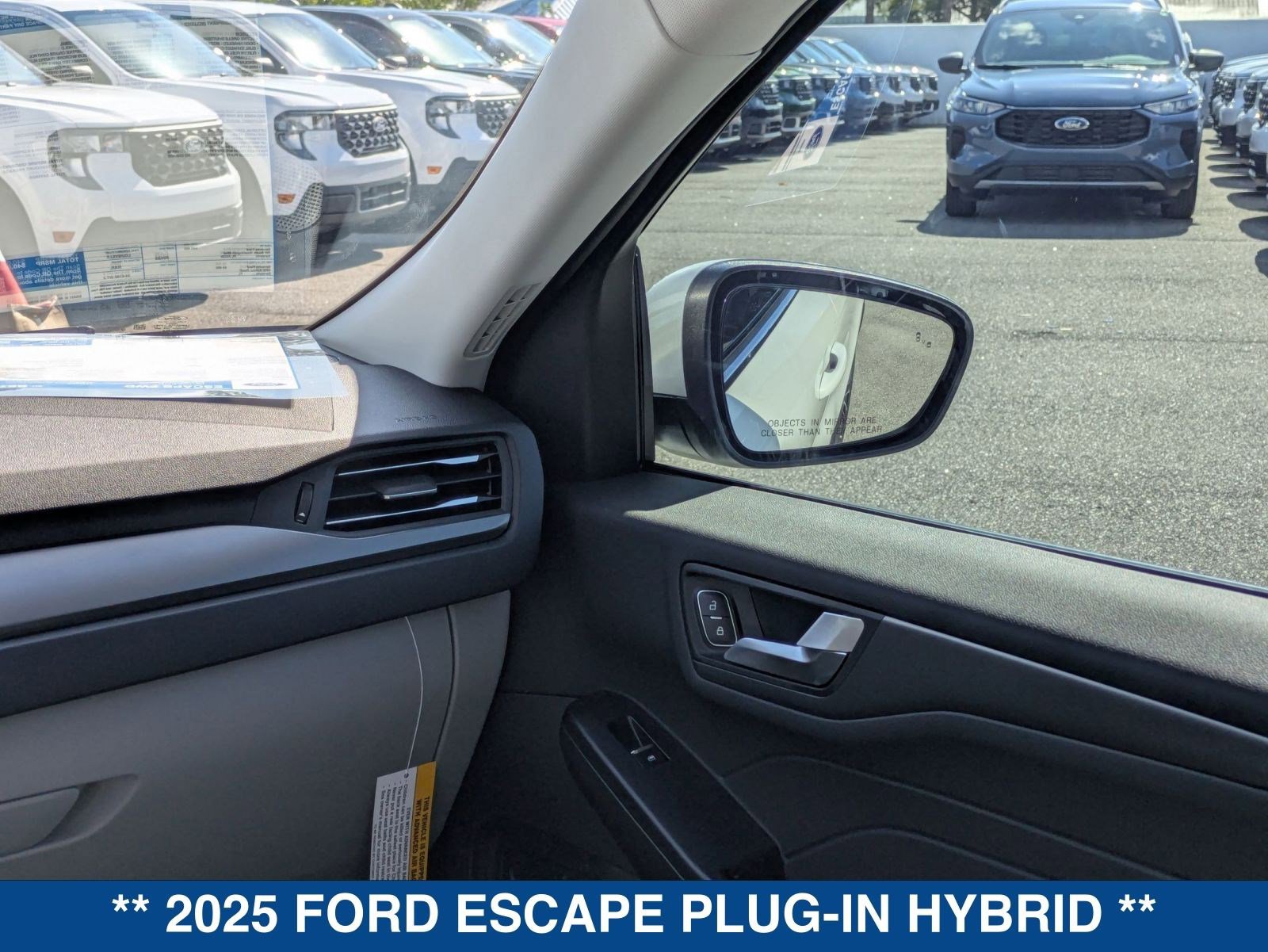 New 2025 Ford Escape SE image 19