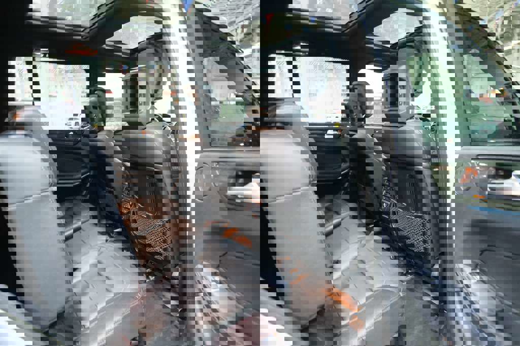 Used 2018 Mercedes-Benz GLS 550 4MATIC w/ Driver Assistance Package image 25