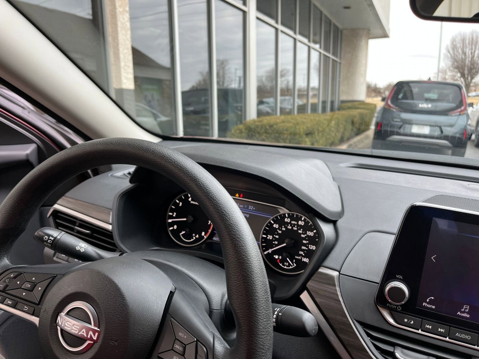 Used 2025 Nissan Altima 2.5 SV image 34