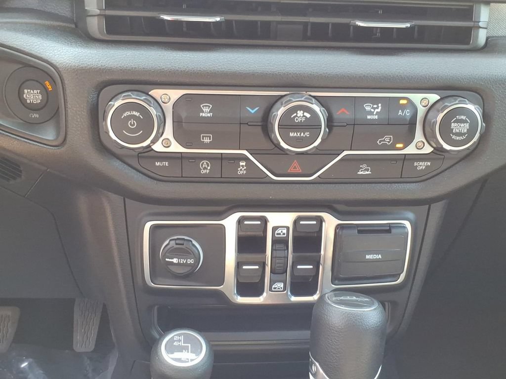 Used 2025 Jeep Gladiator Sport AWD/4WD image 18