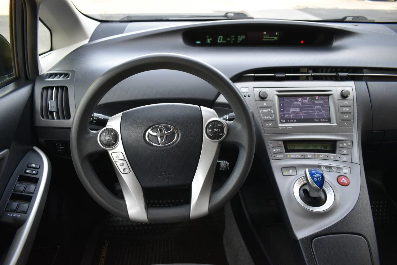 Used 2013 Toyota Prius Three image 15