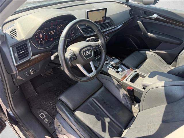 Used 2018 Audi Q5 2.0T Premium Plus w/ Premium Plus Package AWD/4WD image 3