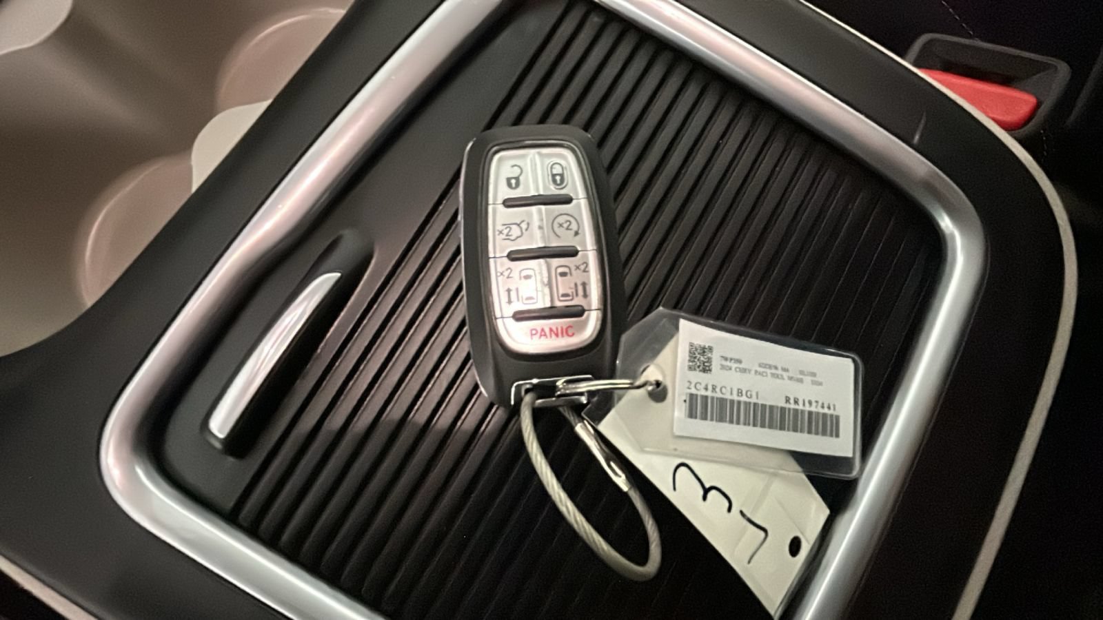 Used 2024 Chrysler Pacifica Touring-L FWD image 23