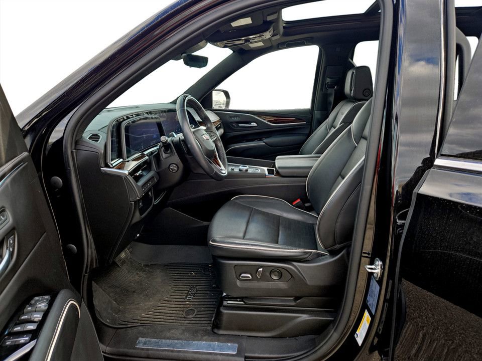 Used 2023 Cadillac Escalade ESV Premium Luxury AWD/4WD image 28