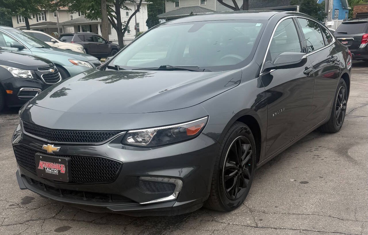 Used 2017 Chevrolet Malibu LT FWD image 3