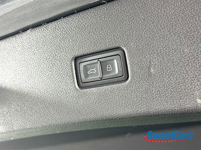 Used 2025 Audi Q8 Prestige image 47