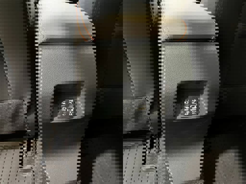 Used 2025 Subaru Crosstrek 2.5i Limited image 24