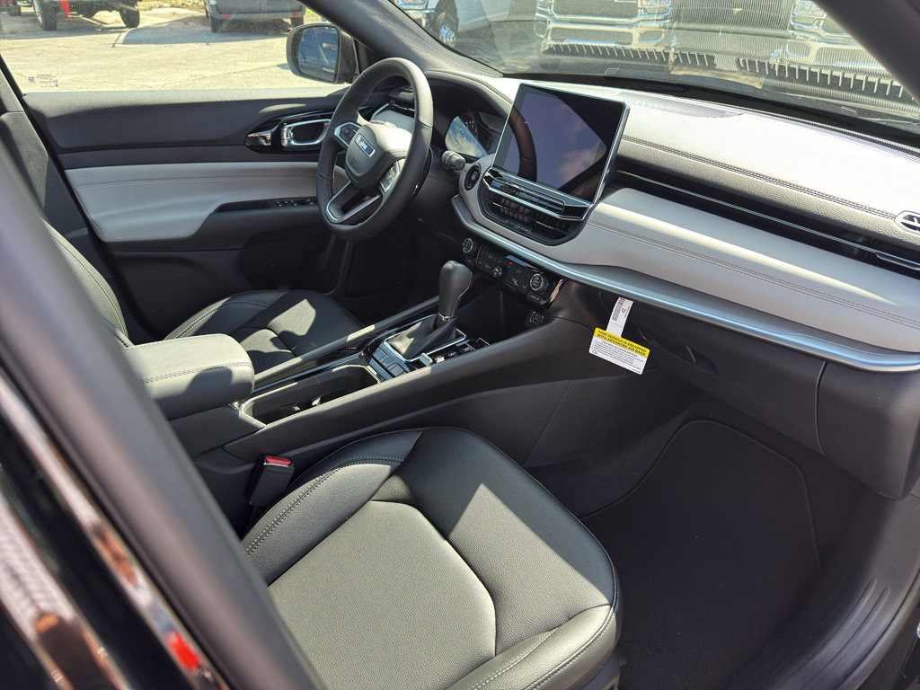 New 2026 Jeep Compass Limited image 12