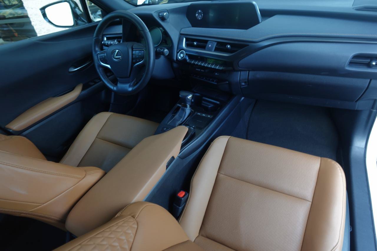 Used 2020 Lexus UX 200 w/ Premium Package FWD image 7