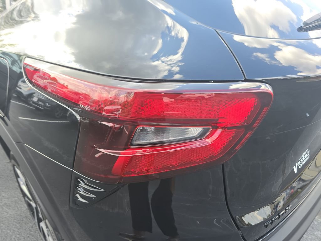 New 2026 Chevrolet Trax RS w/ Sunroof Package image 36