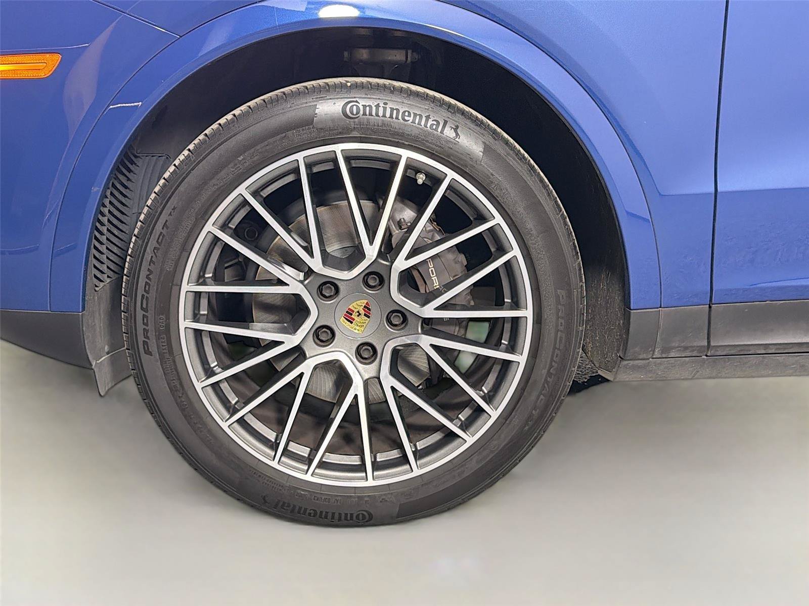 Certified 2022 Porsche Cayenne E-Hybrid AWD/4WD image 11