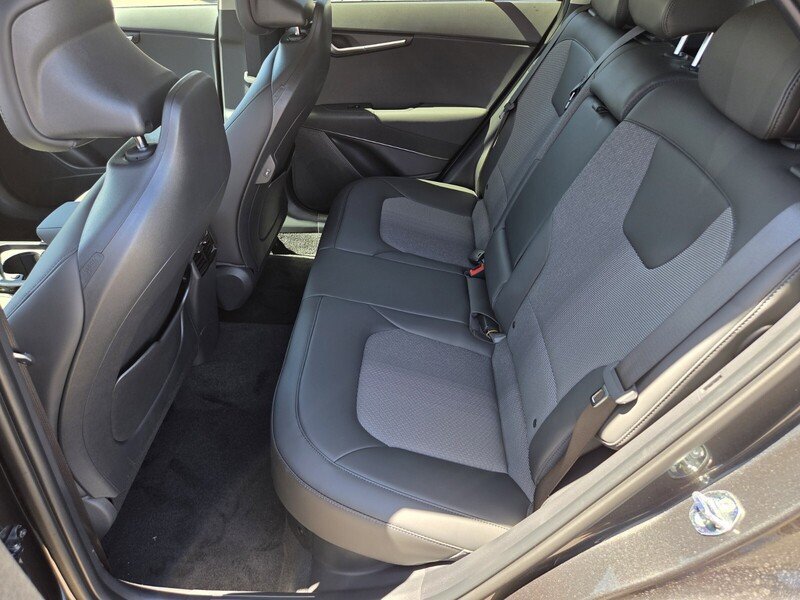 New 2026 Kia Niro EX FWD image 7