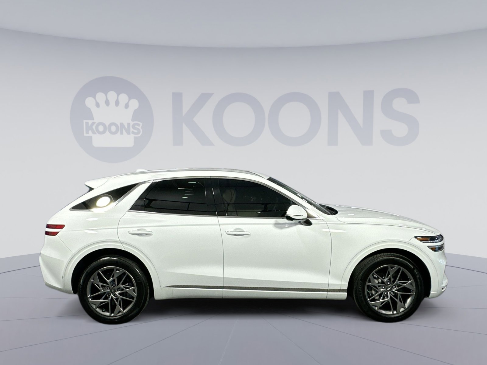 Used 2024 Genesis GV70 2.5T w/ Advanced Package image 8