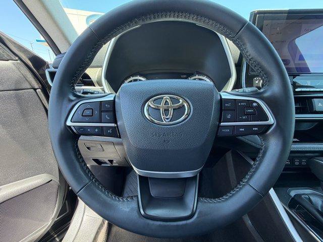 Used 2023 Toyota Highlander XLE FWD image 23