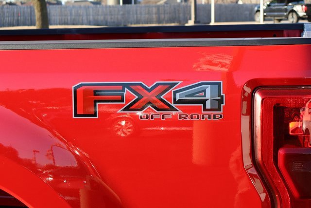 Used 2019 Ford F250 Lariat w/ Chrome Package image 11