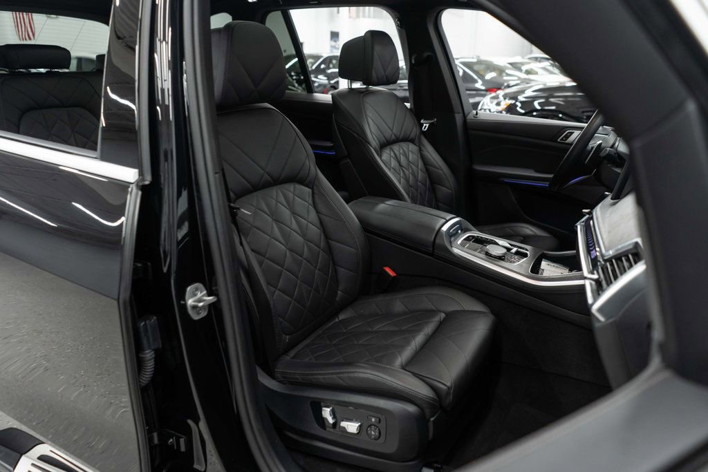 Used 2024 BMW X5 xDrive40i w/ Premium Package image 11