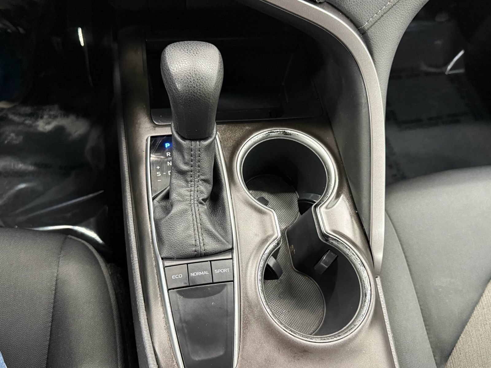 Used 2022 Toyota Camry LE FWD image 33
