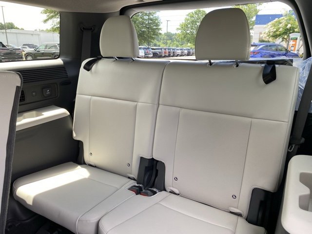 Used 2024 Hyundai Santa Fe Limited image 40
