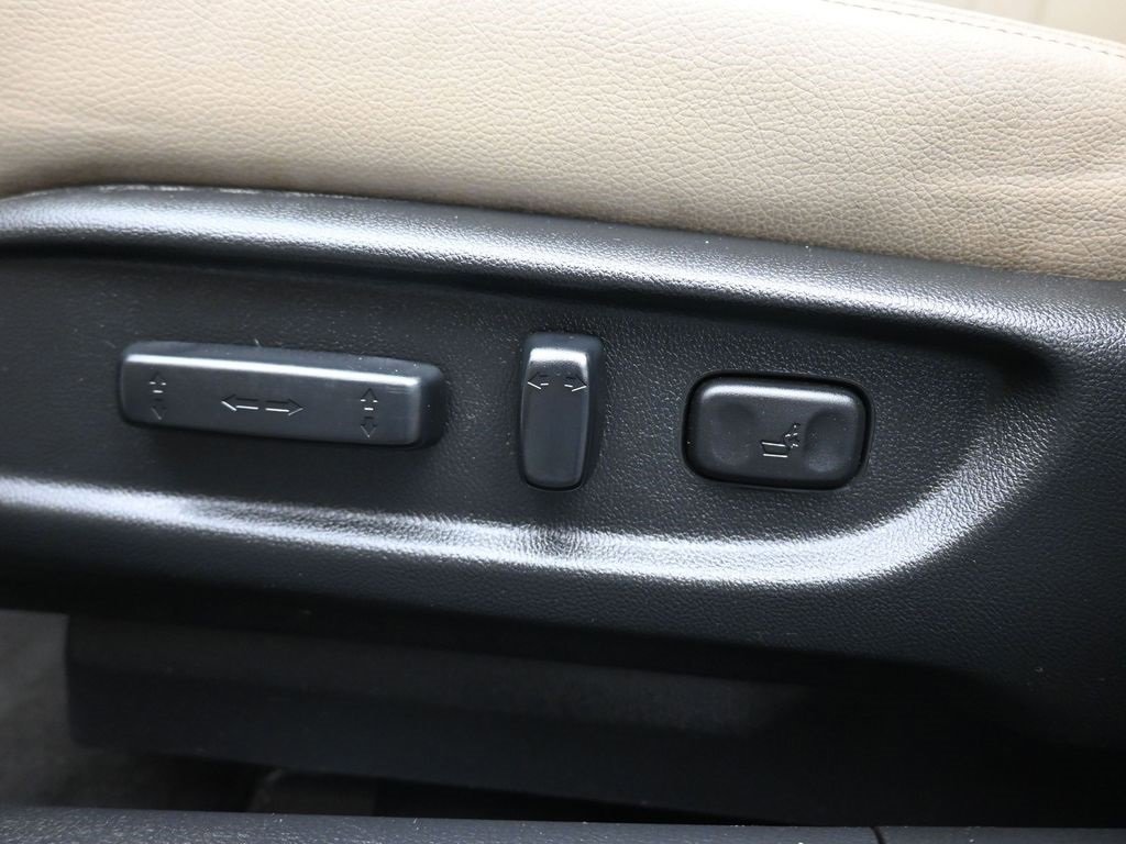 Used 2017 Honda Accord Touring image 12