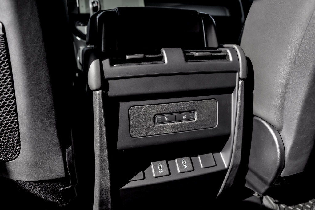 New 2026 Land Rover Defender 110 X-Dynamic SE AWD/4WD image 18