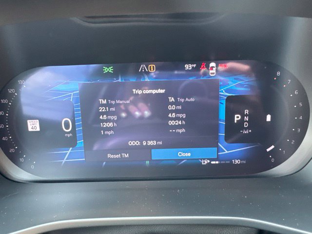 Certified 2025 Volvo XC40 B5 Plus AWD/4WD image 24