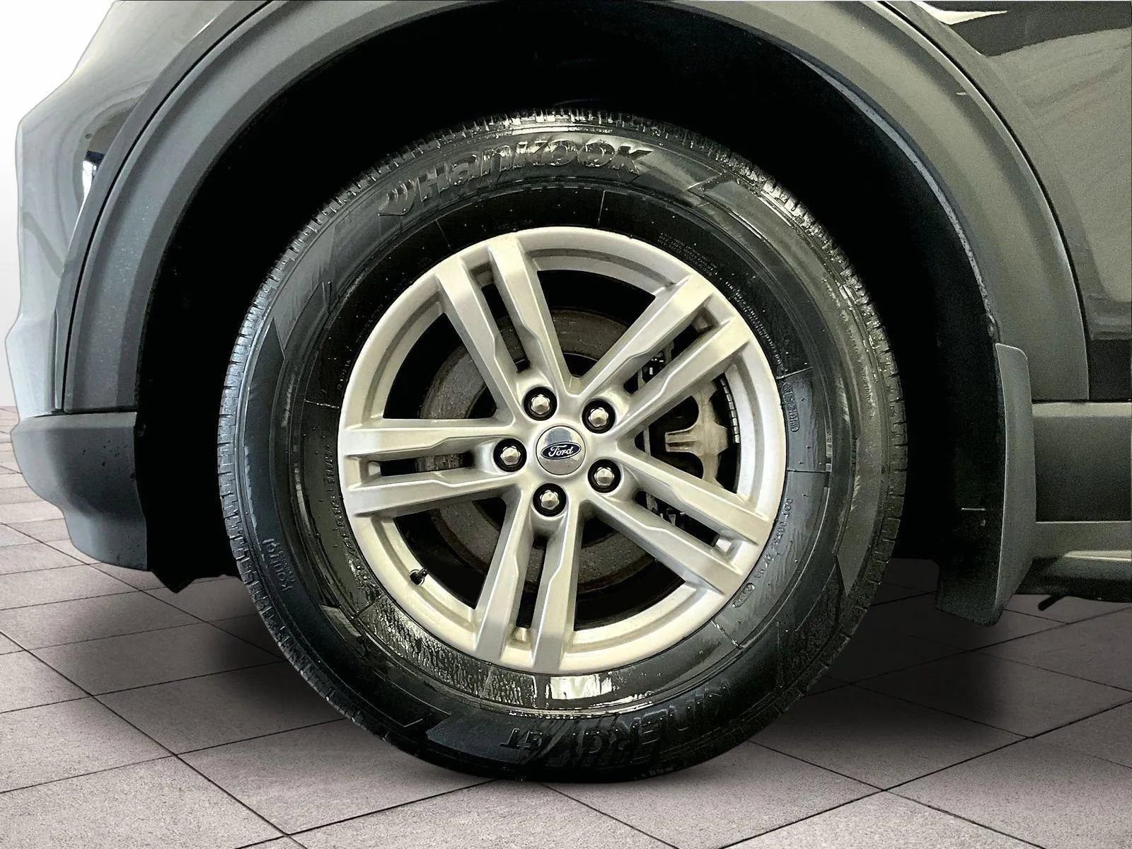 Certified 2022 Ford Explorer XLT w/ Equipment Group 202A image 8