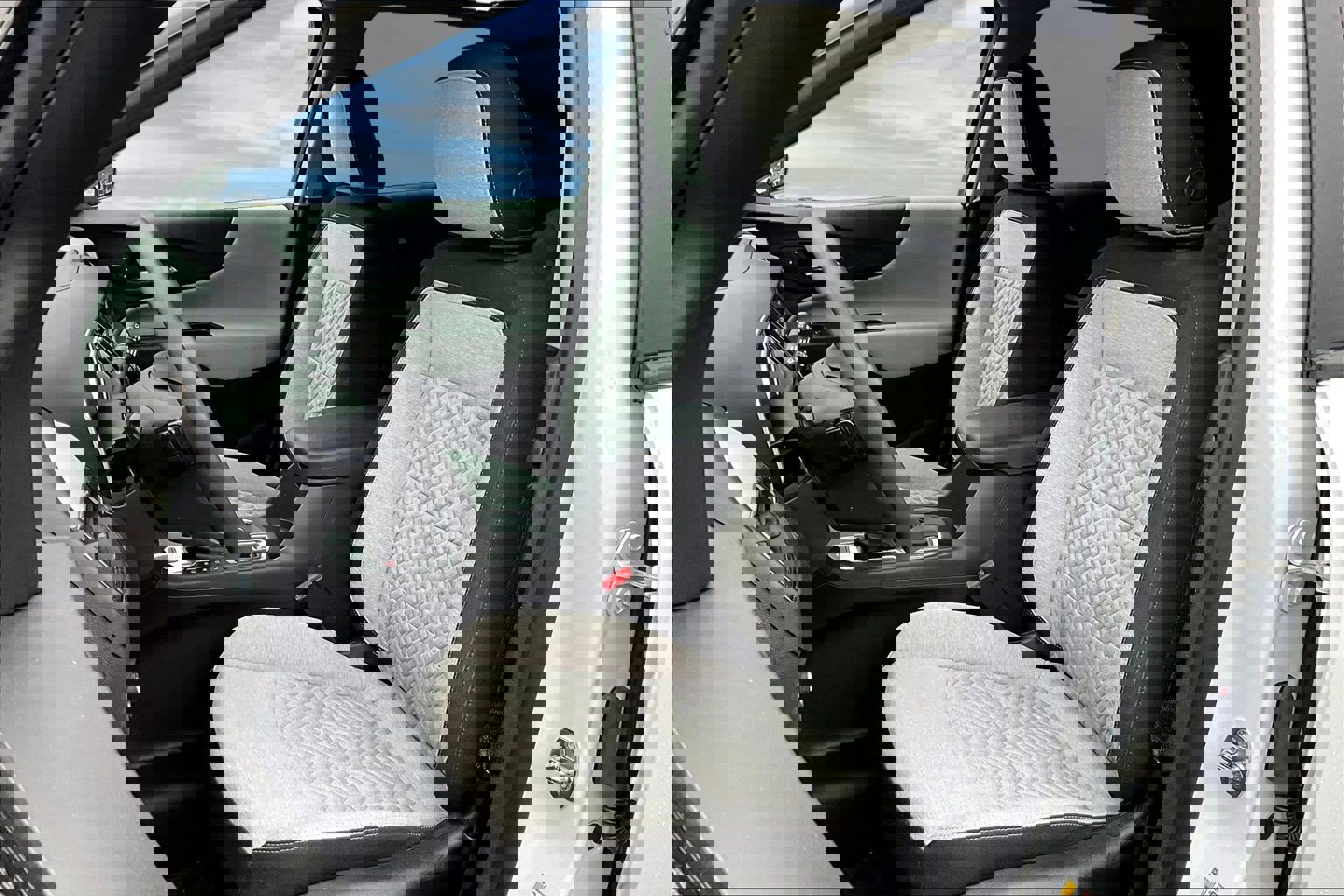 Used 2022 Chevrolet Equinox LS w/ LS Convenience Package image 13