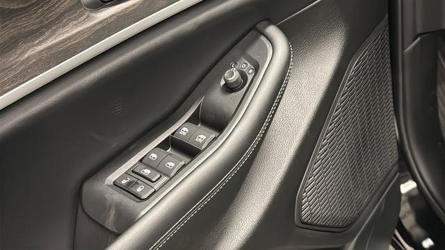 New 2026 Jeep Grand Cherokee Altitude AWD/4WD image 22