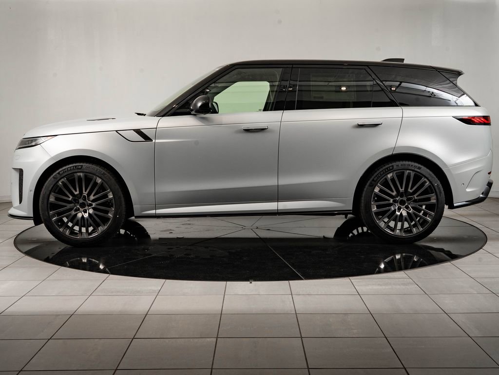 New 2026 Land Rover Range Rover Sport SV image 5