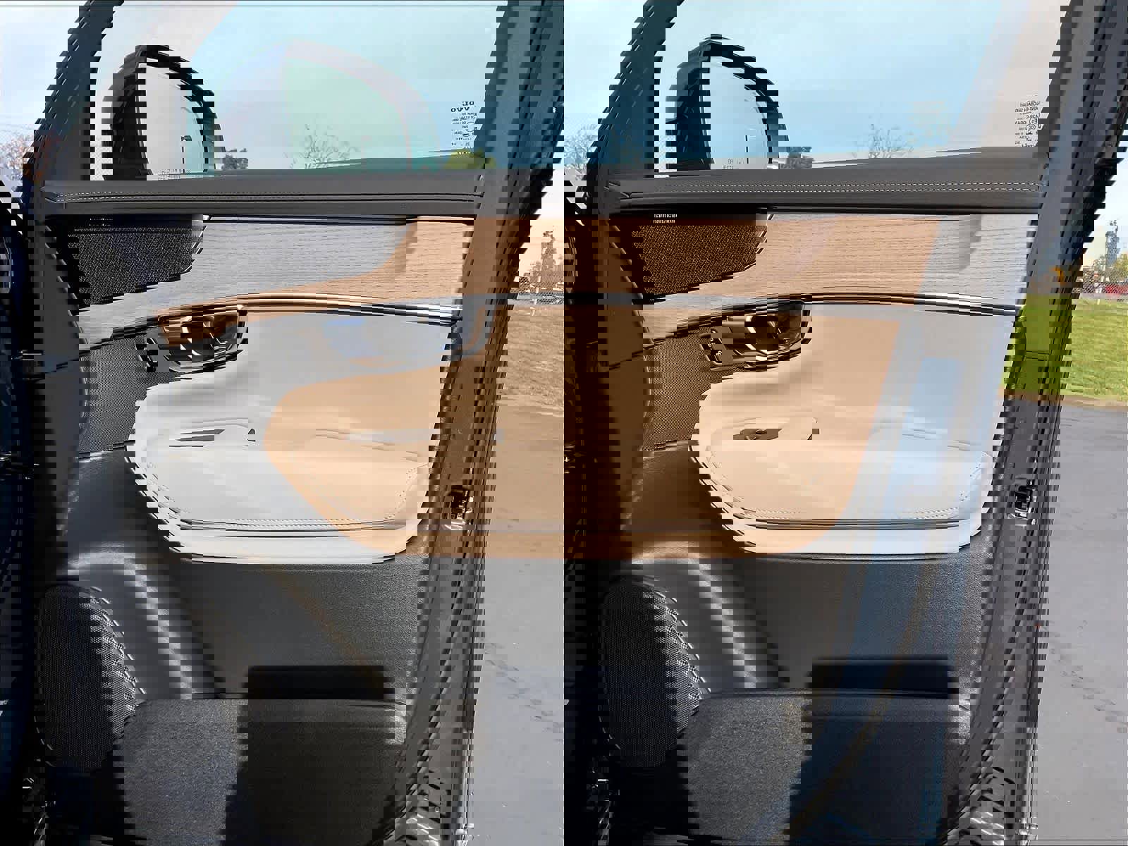 New 2026 Volvo XC90 B5 Plus w/ Protection Package image 31