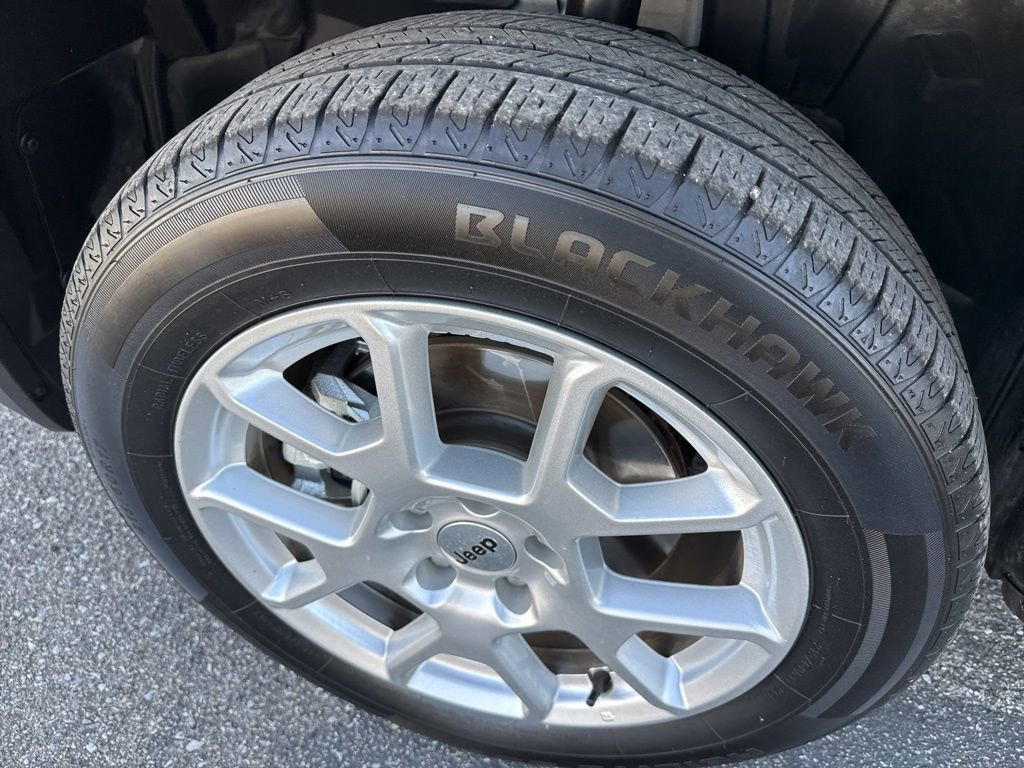 Used 2023 Jeep Renegade Latitude image 10