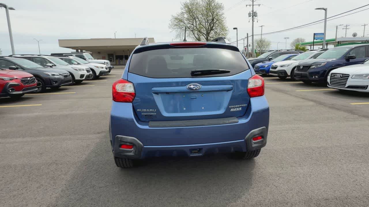 Used 2017 Subaru Crosstrek 2.0i Premium w/ Moonroof Package AWD/4WD image 7