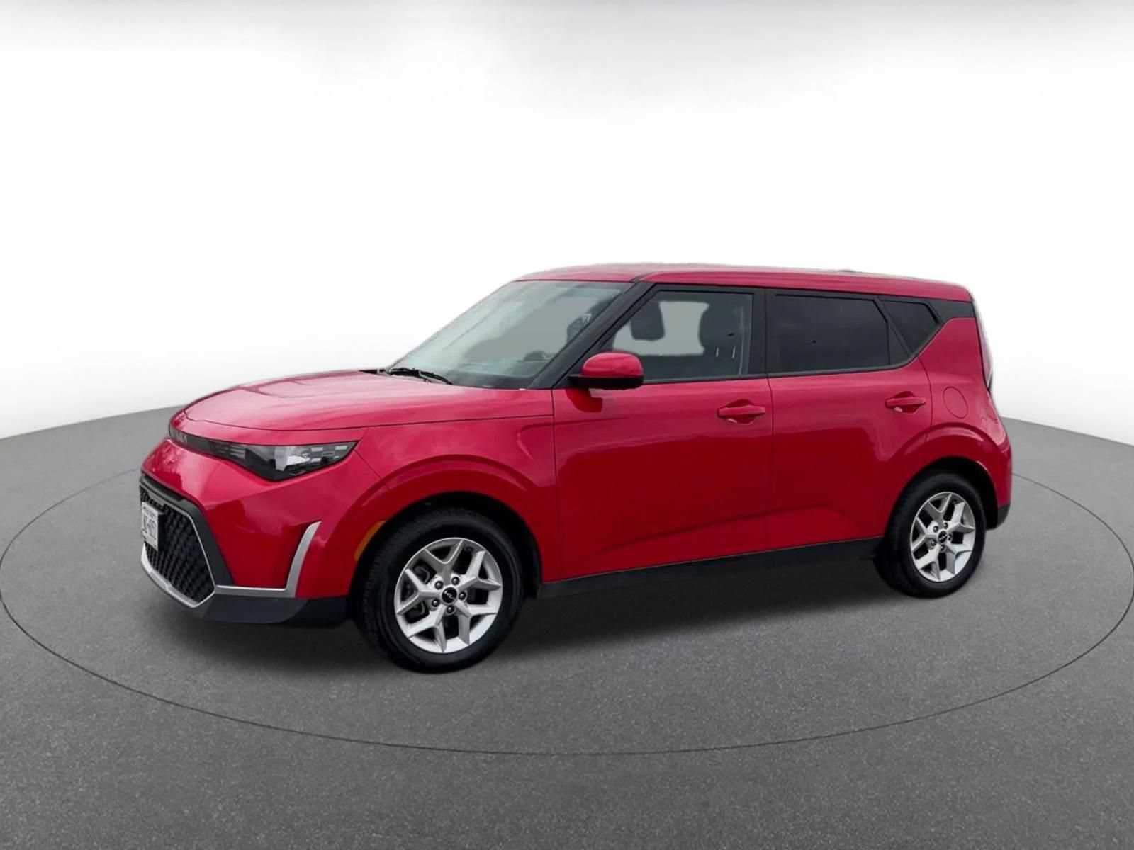 Used 2025 Kia Soul LX w/ LX Technology Package FWD image 7