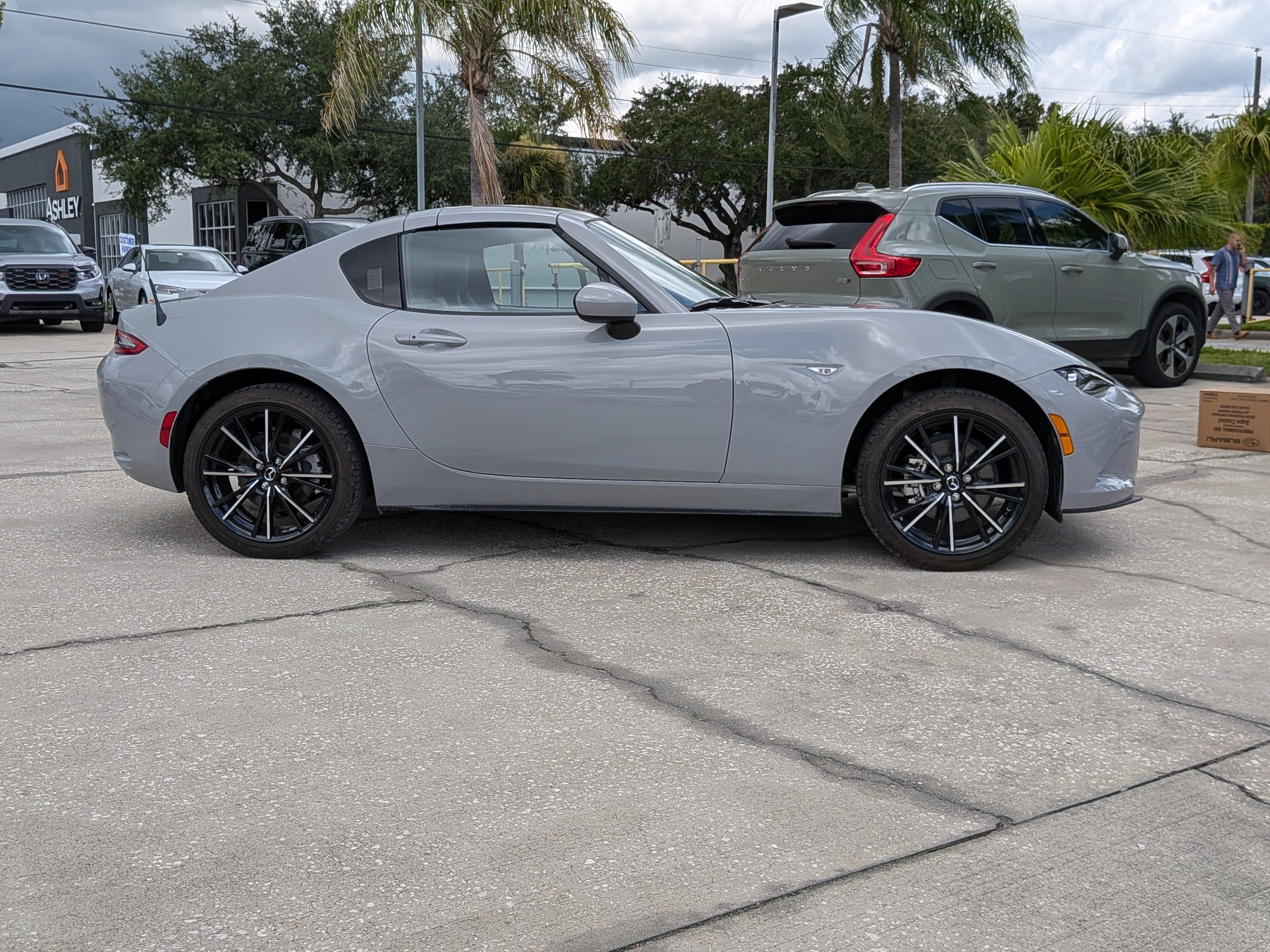 Used 2024 MAZDA MX-5 Miata RF Grand Touring RWD image 3