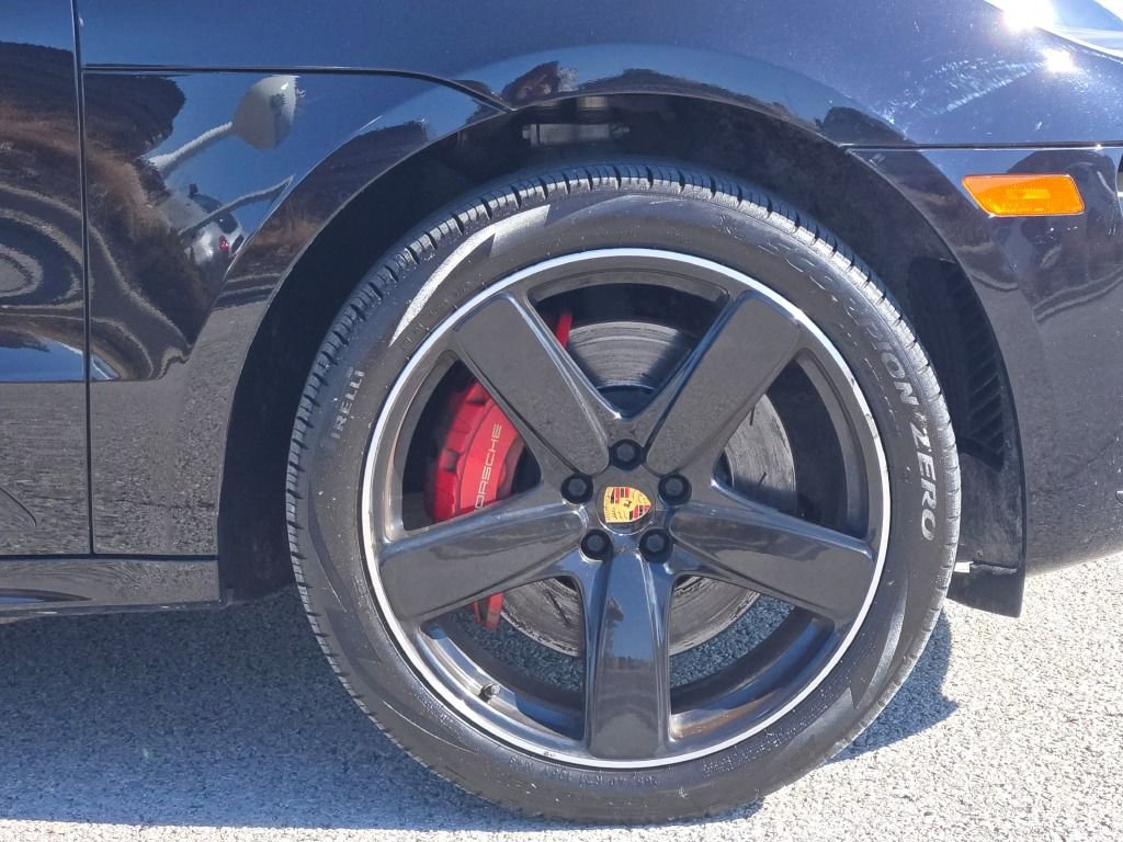 Used 2017 Porsche Macan Turbo image 11