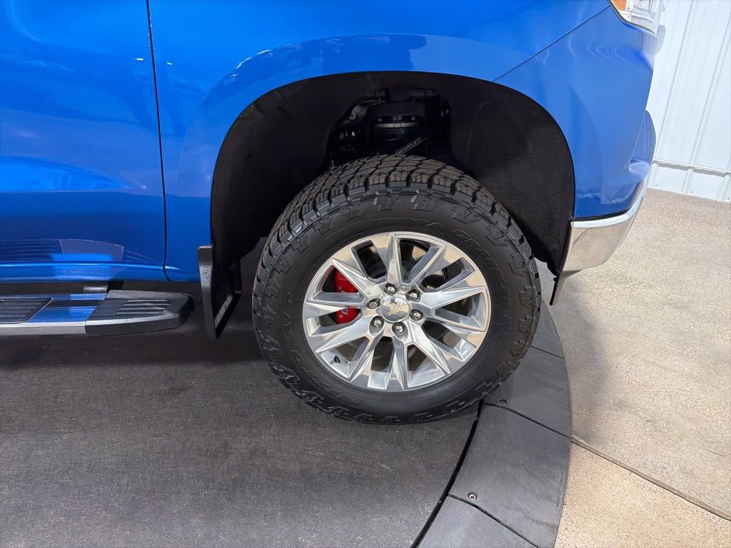 Used 2022 Chevrolet Silverado 1500 LTZ w/ LTZ Premium Package AWD/4WD image 39