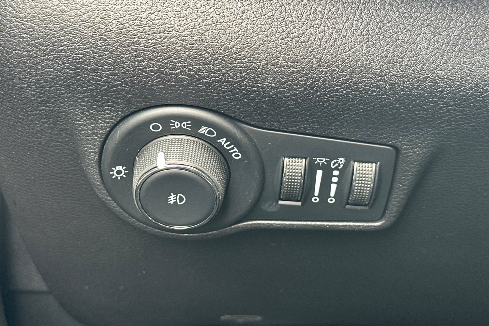 Used 2023 Jeep Compass Limited w/ Elite Group for (Red) Edition image 37