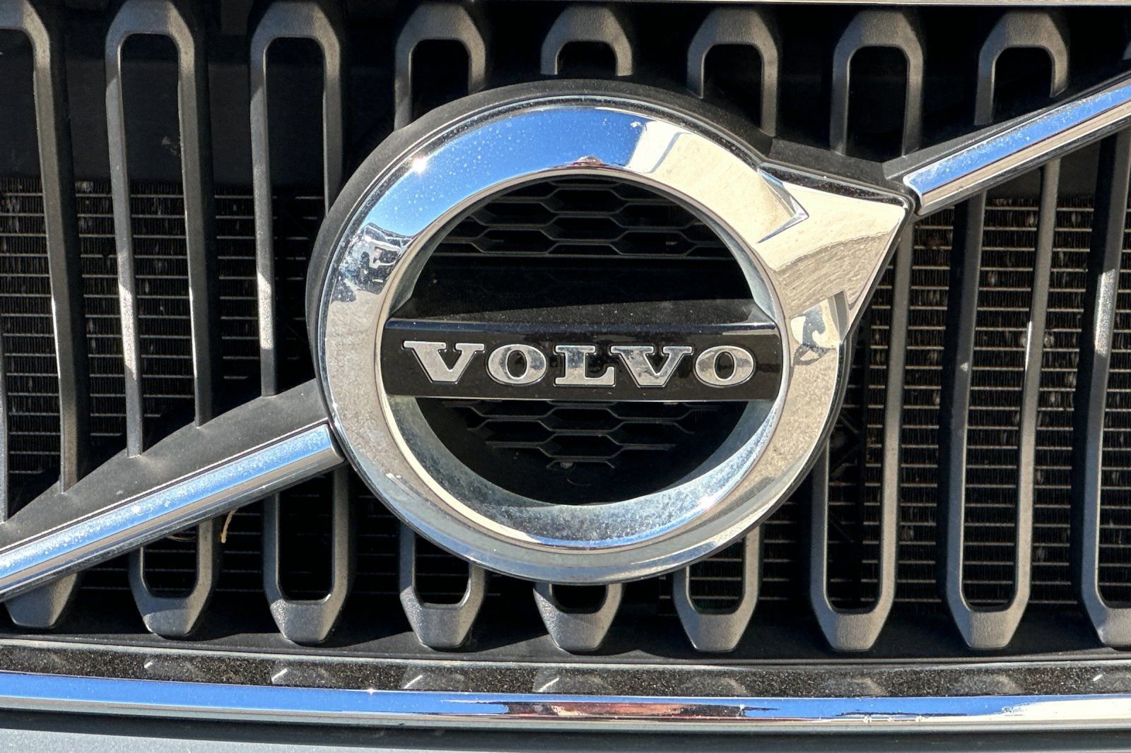 Used 2021 Volvo XC40 T5 Momentum w/ Premium Package image 39